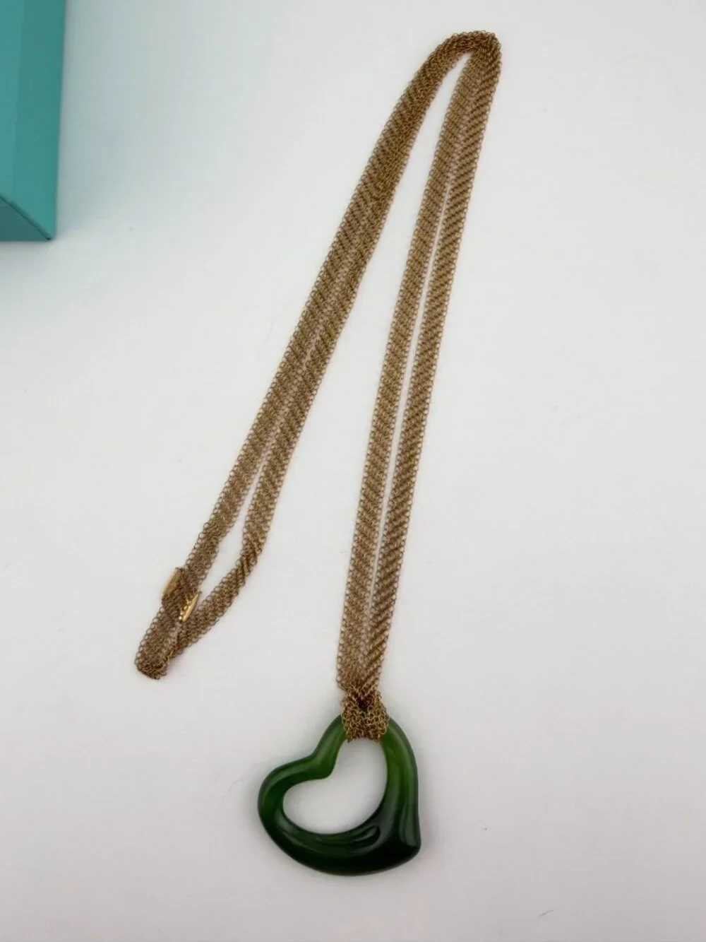 Tiffany & Co. Elsa Peretti Green Jade Open Heart 18k Mesh Chain 18g Gold